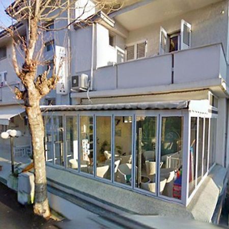 Hotel Silvia Viserbella di Rimini Екстер'єр фото