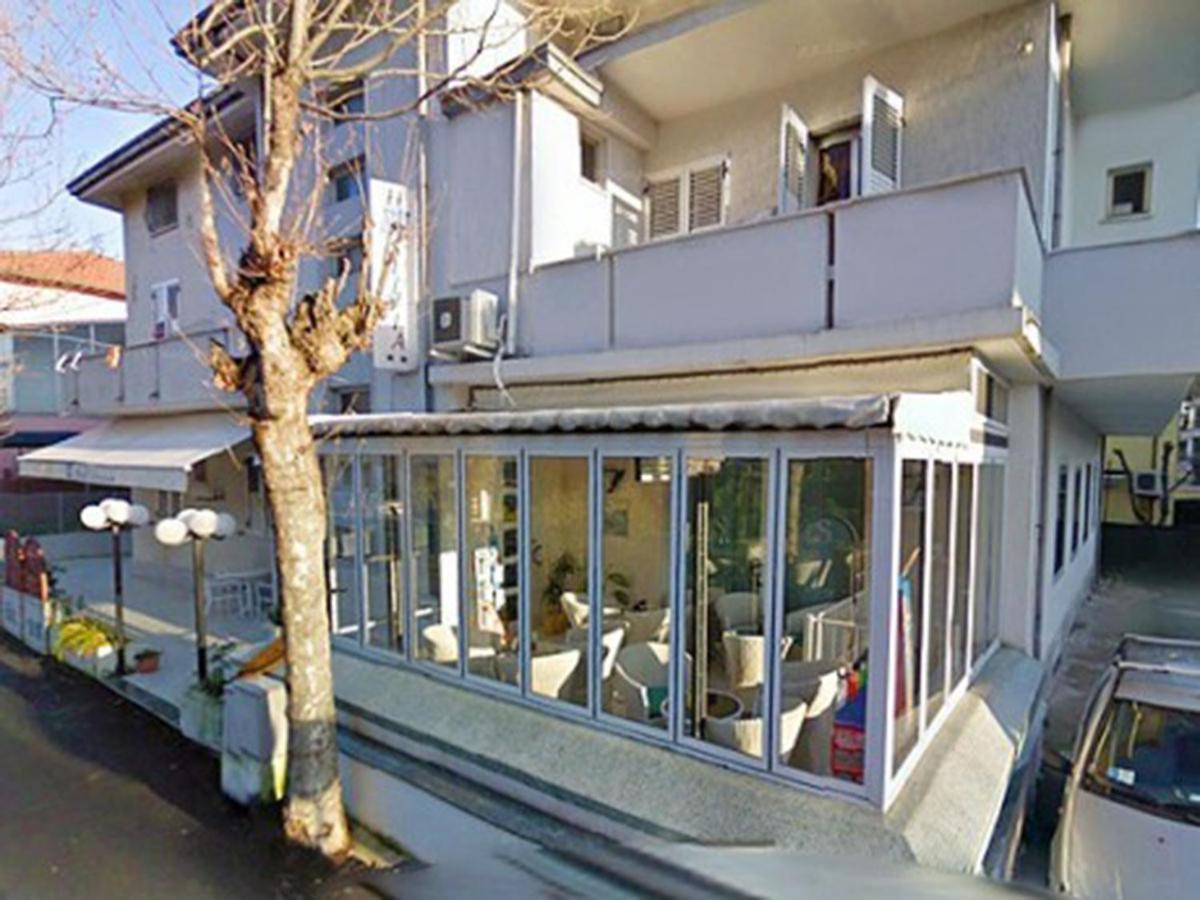 Hotel Silvia Viserbella di Rimini Екстер'єр фото